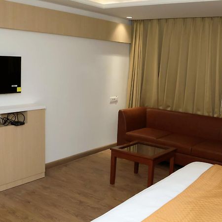 Hotel Radiance Bareilly Eksteriør bilde