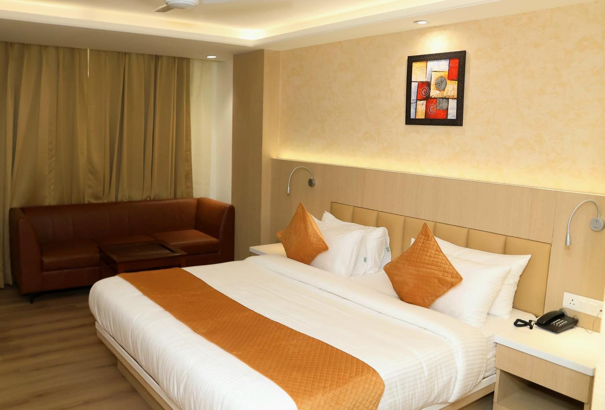 Hotel Radiance Bareilly Eksteriør bilde
