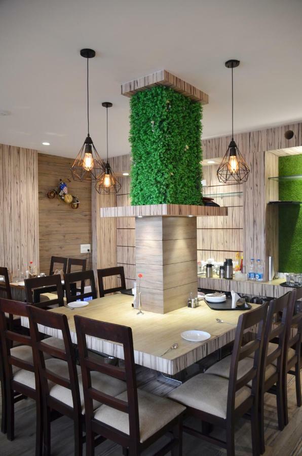 Hotel Radiance Bareilly Eksteriør bilde