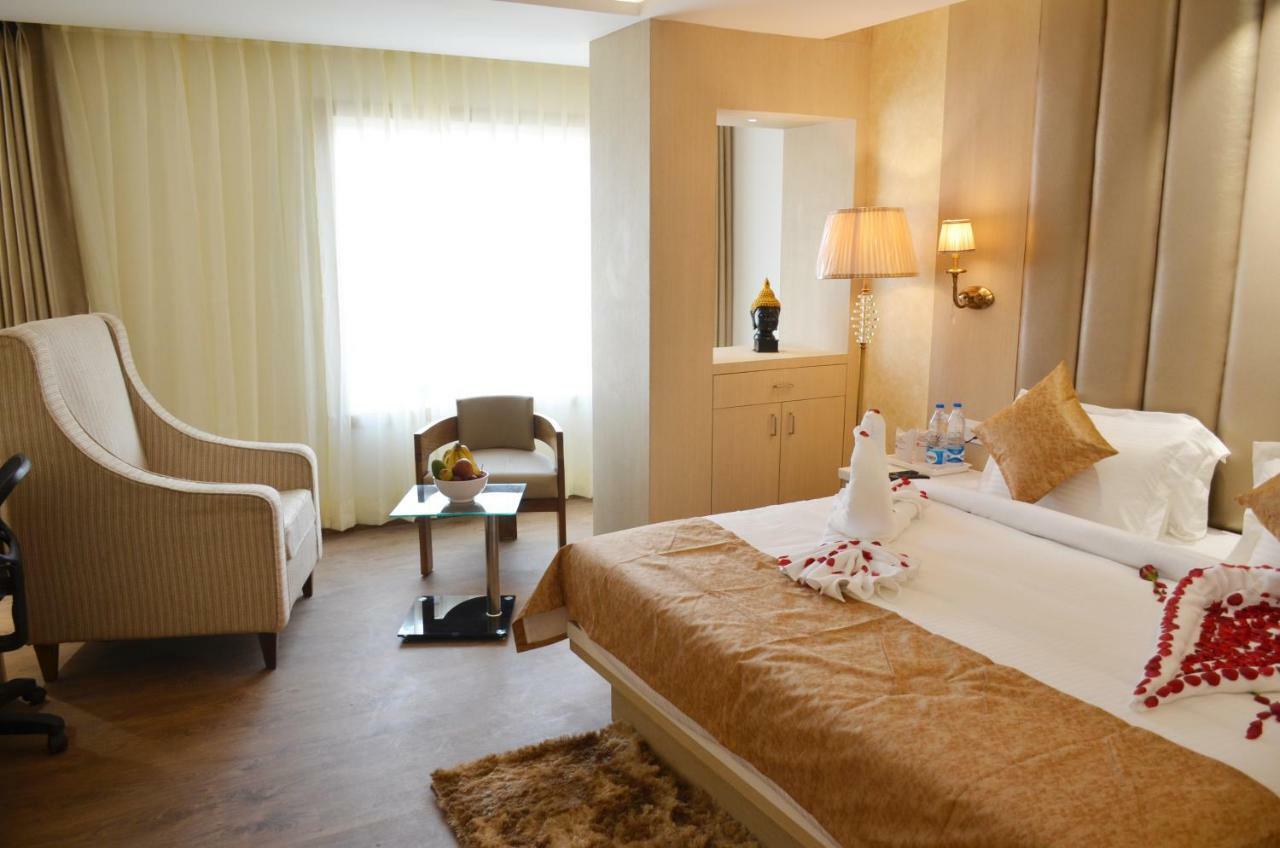 Hotel Radiance Bareilly Eksteriør bilde