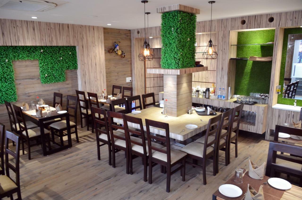 Hotel Radiance Bareilly Eksteriør bilde