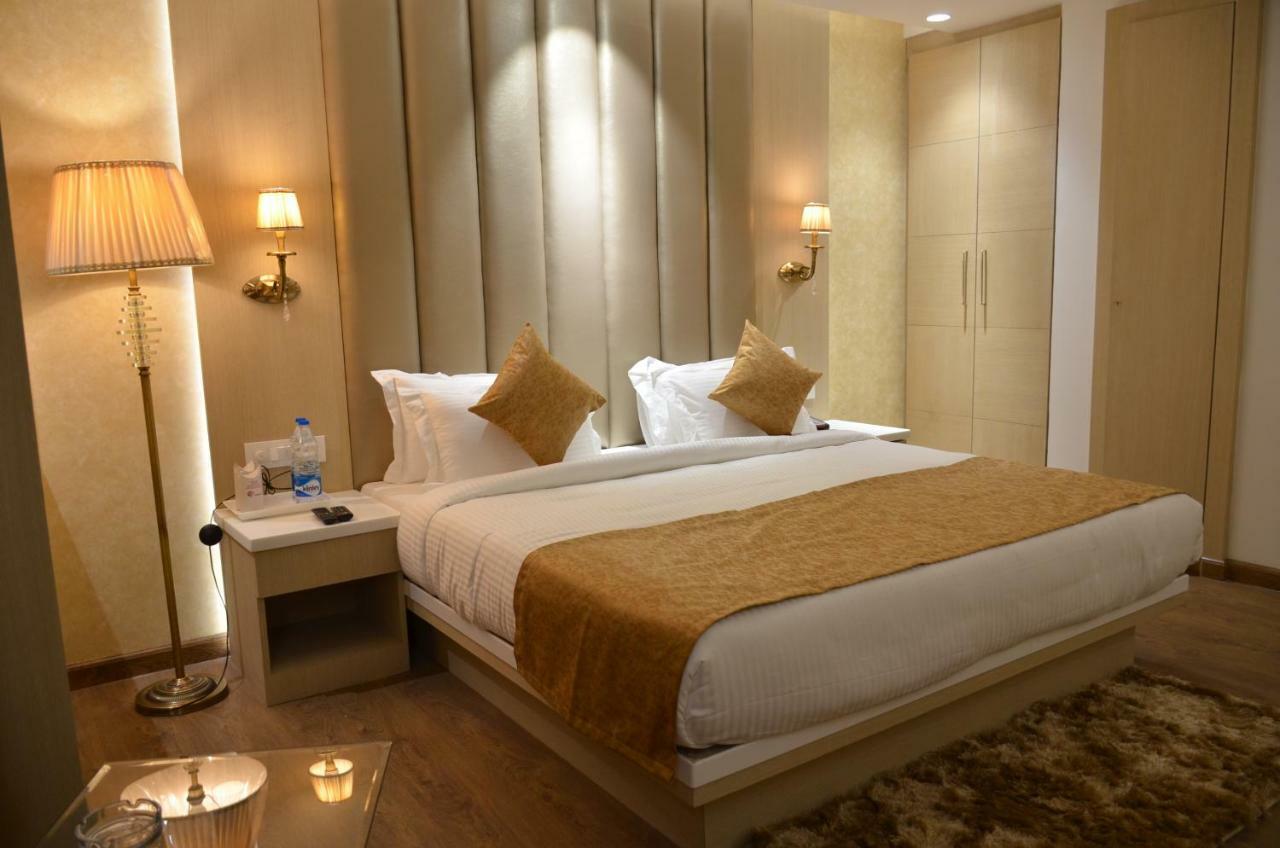 Hotel Radiance Bareilly Eksteriør bilde