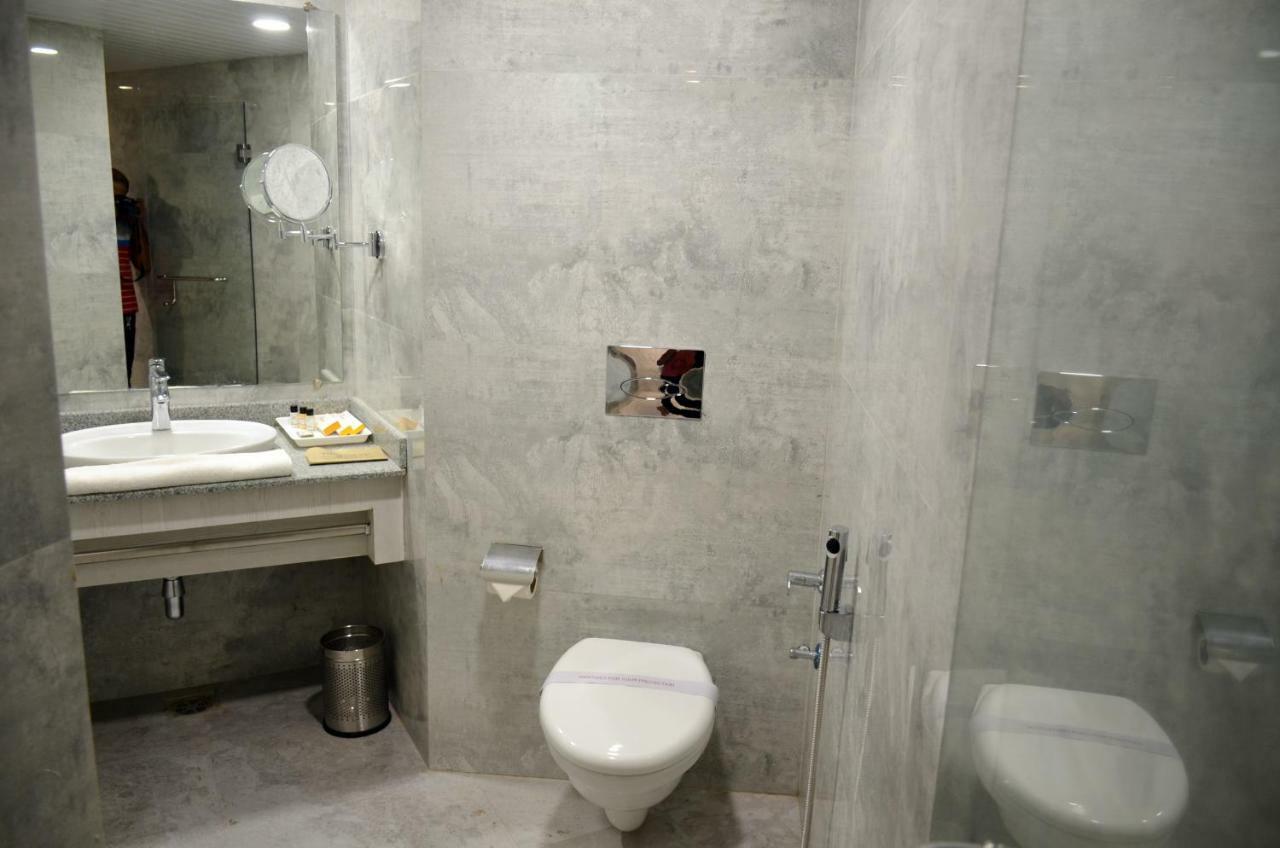 Hotel Radiance Bareilly Eksteriør bilde