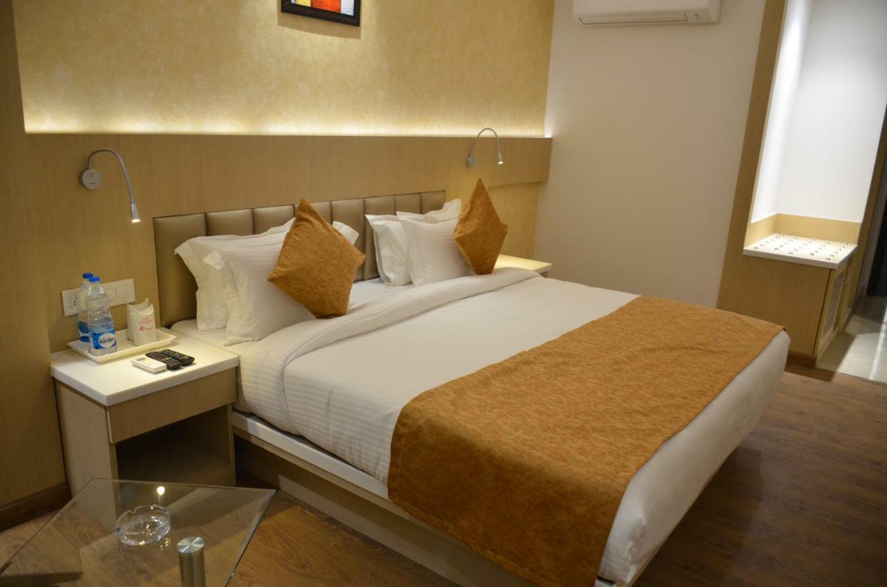 Hotel Radiance Bareilly Eksteriør bilde